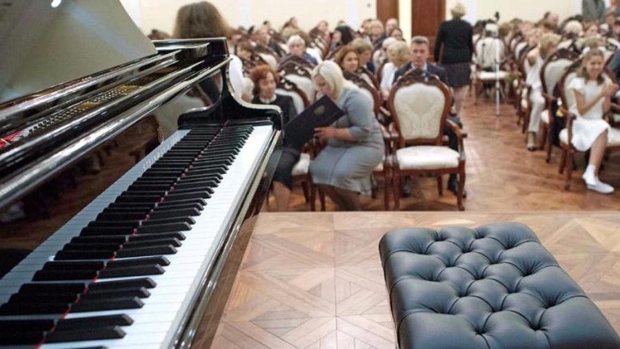Министерство культуры, Правительство Москвы и компания Erich Krause наградили юных пианистов